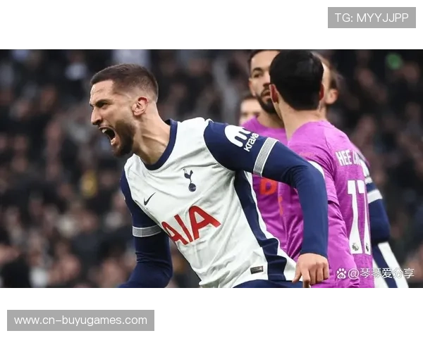 英超双红会再掀VAR争议 开场疑似犯规未判引发球迷热议 英超双红会再掀VAR争议 开场疑似犯规未判引发球迷热议